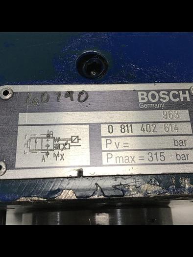 Used BOSCH Hydraulic Valve 0 811 402 614 #144734