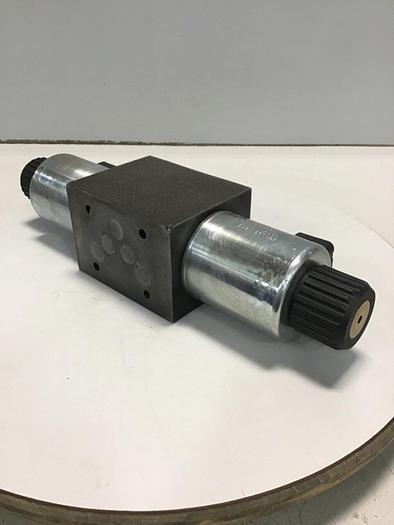 Used BOSCH Valve 081WV10P1V1004WS024/00D51 USED