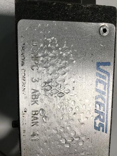 Used VICKERS Pilot Operated Check Valve DGMPC3ABKBAK41 #111314