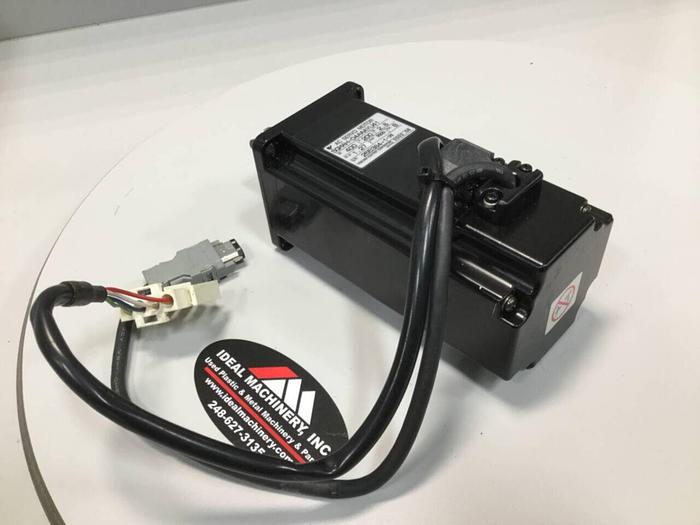 Used YASKAWA ELECTRIC Servo Motor SGMAA-04AAAYU41 #92509