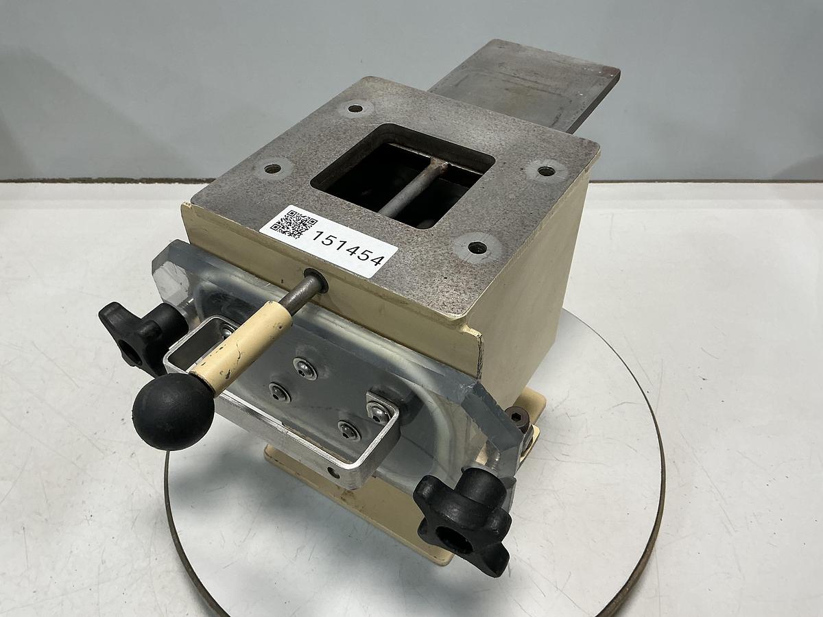 Used METAL FABRICATOR NO MODEL / NO TAG