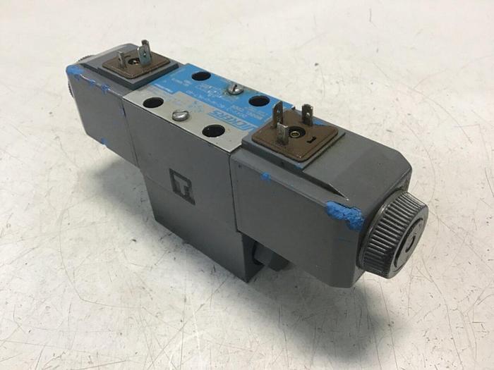 Used VICKERS Directional Valve DG4V-3-6C-M-U-HL7-60 Used