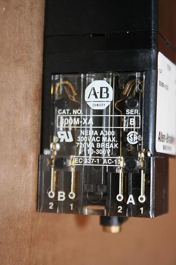 Used ALLEN BRADLEY Selector Switch 800MR-H33B Used