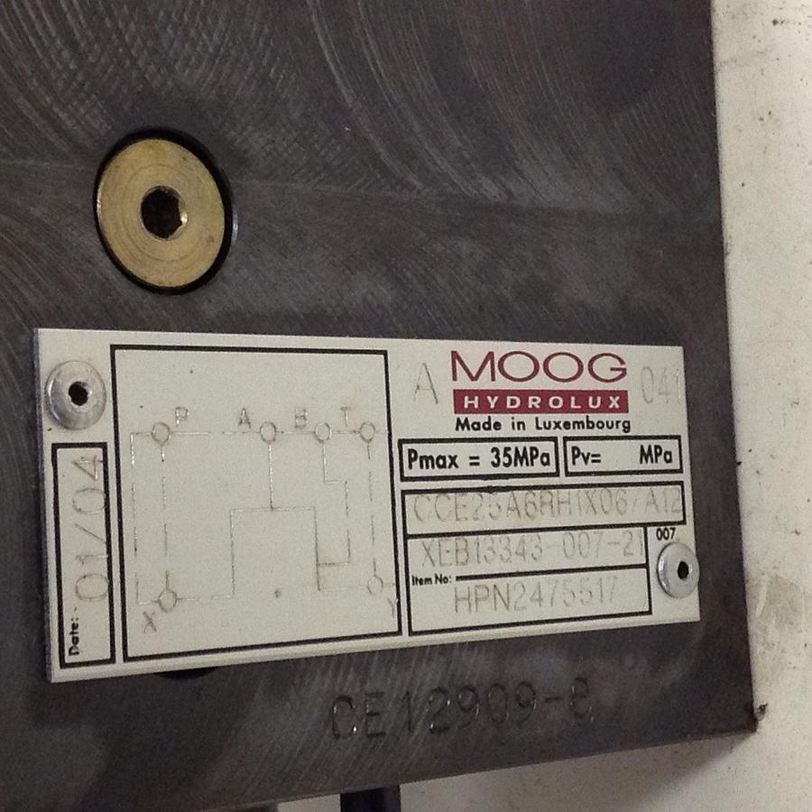 Used MOOG Valve CCE25A6RH1X06A12 Used