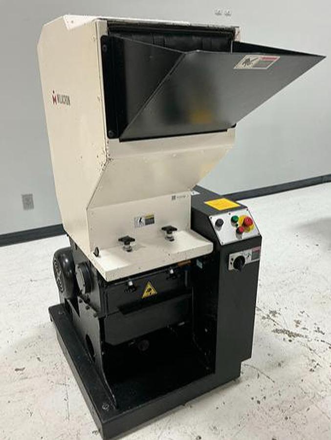 Used MILACRON MG814 GRINDER