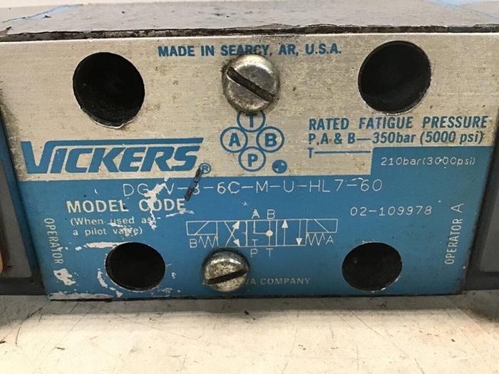 Used VICKERS Directional Valve DG4V-3-6C-M-U-HL7-60 Used
