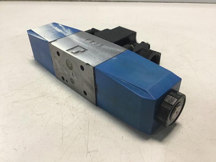 Used VICKERS Directional Control Valve DG4V36CMP7H7P1050 #128569