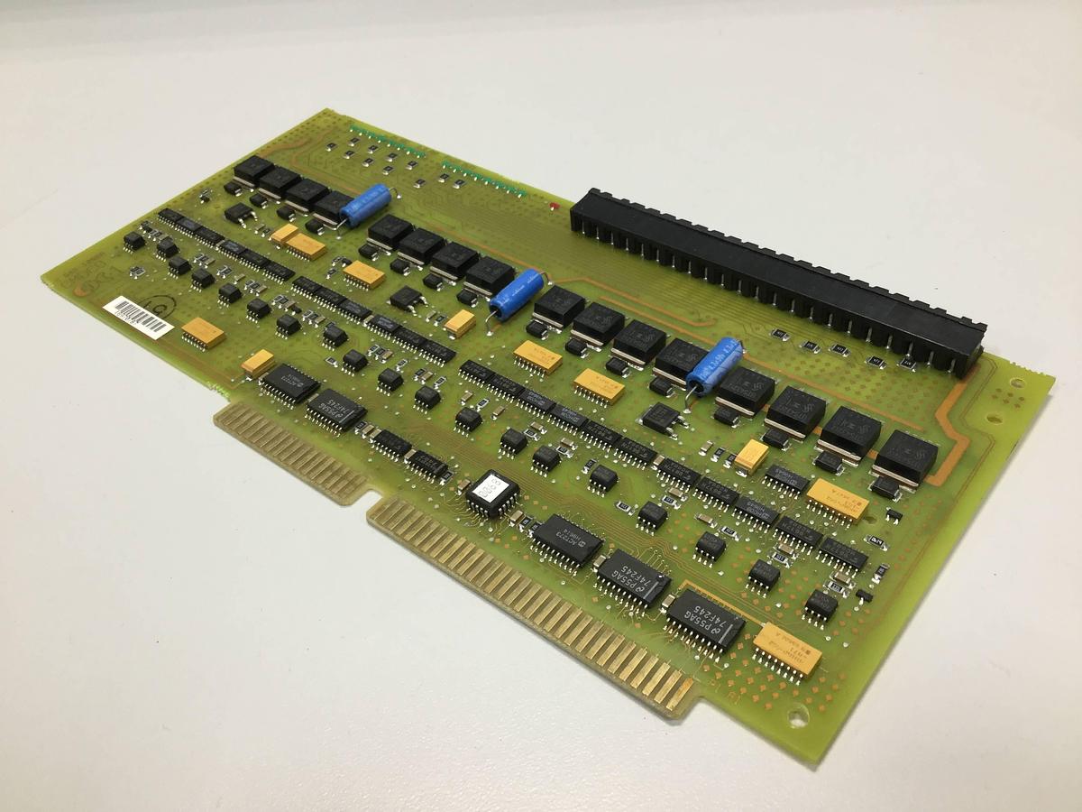 Used CINCINNATI MILACRON Circuit Board 3-542-1292A / BRACKET Used