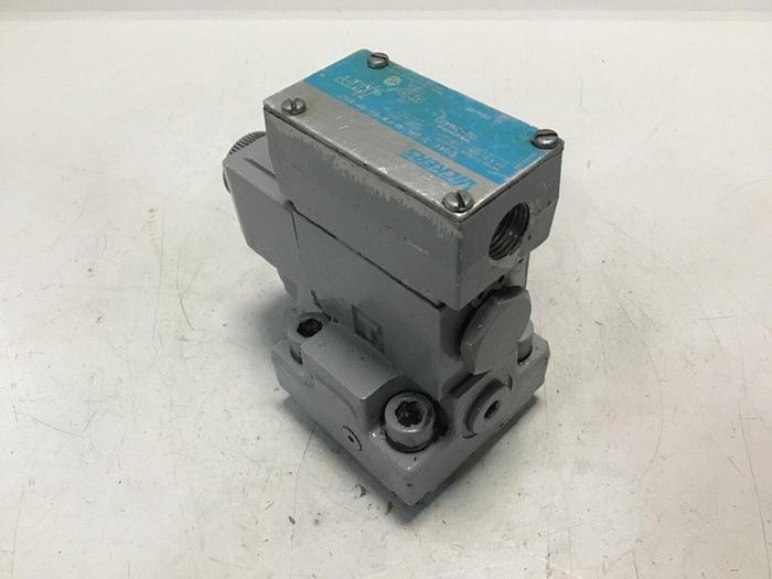 Used VICKERS Valve DG4V32ALMFWB660EN21 #138782