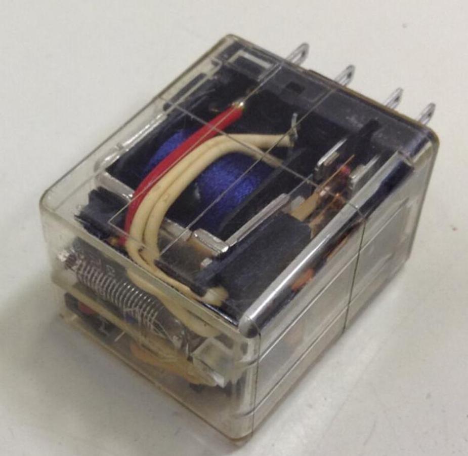 Used ALLEN BRADLEY Relay 700-HC14Z24-4 SER A USED