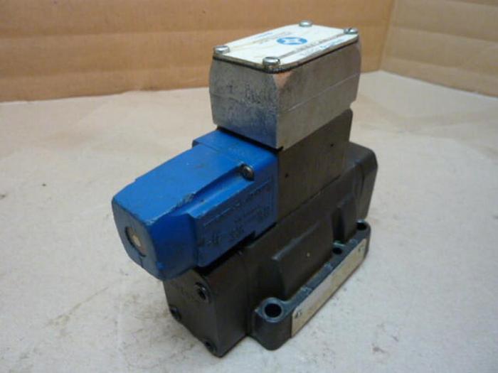 Used VICKERS Valve DG5S4 041B X E R WB 40 5301 #30390