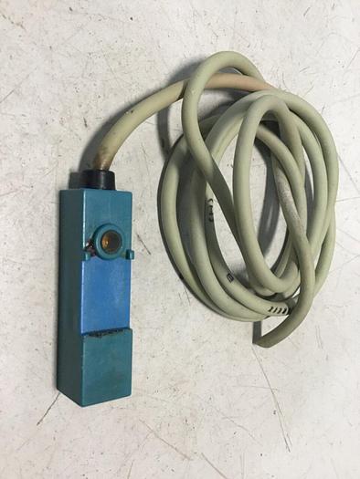 Used YAMATAKE Proximity Switch FL2-4A6H #128269