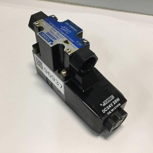 Used VICKERS Valve DG4V-3-2A-M-P7-H-7-T10-50 #96937