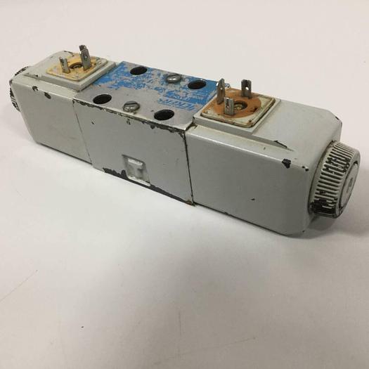 Used VICKERS Directional Valve DG4V-3-6C-M-U-HL7-60 Used