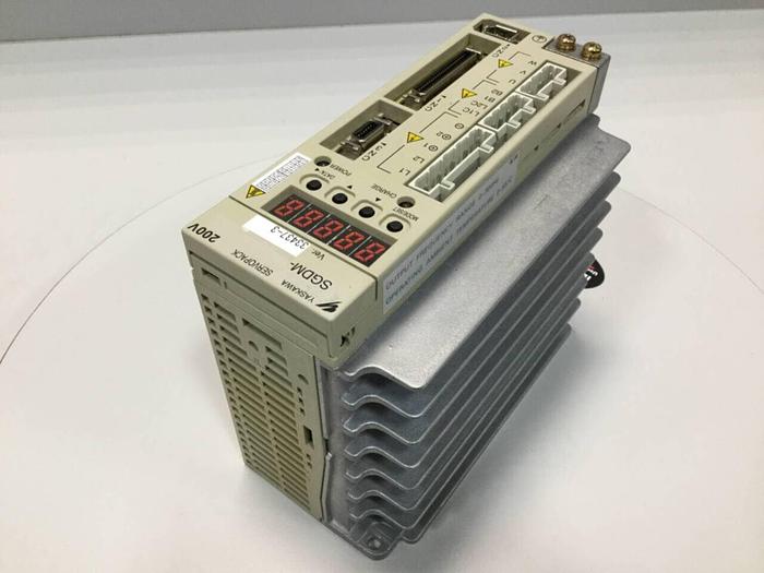 Used YASKAWA Servo Drive SGDM-04ADAY360 #92834