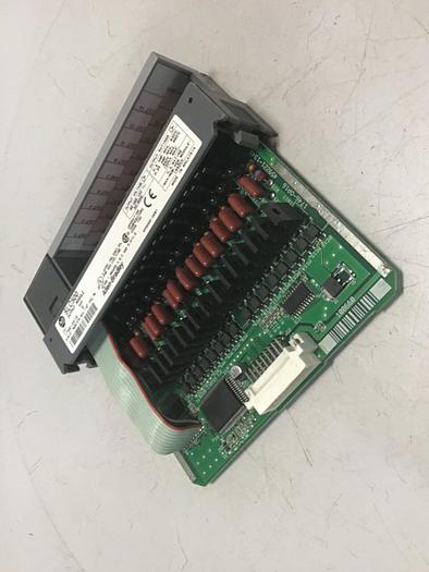 Used ALLEN BRADLEY Output Module 1746-OA16 SER D #127727