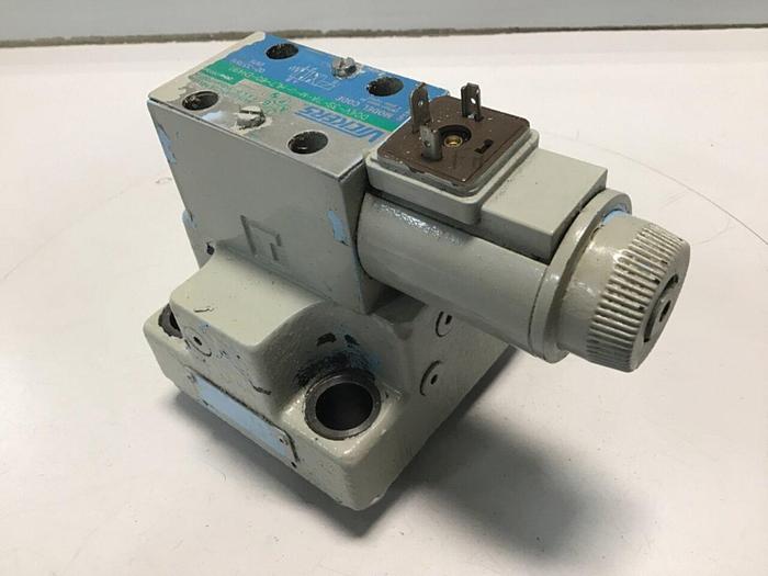 Used VICKERS Directional Valve DG4V3S7AMUHL760EN490 Used
