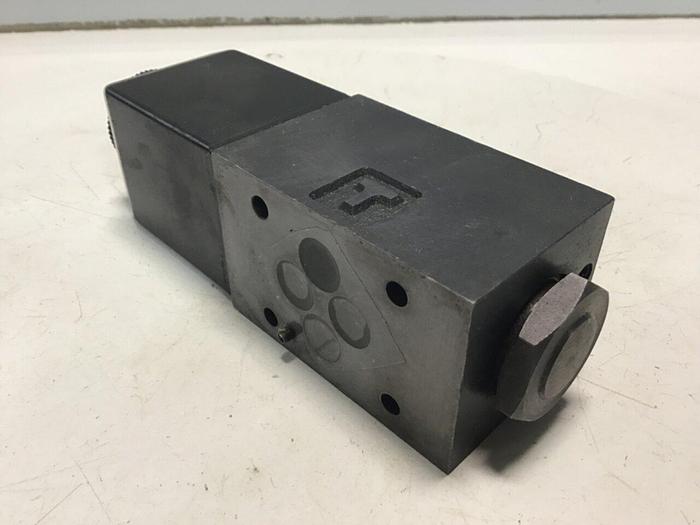 Used VICKERS Directional Valve DG4V-3S-22AL-M-U-H5-60 #132028