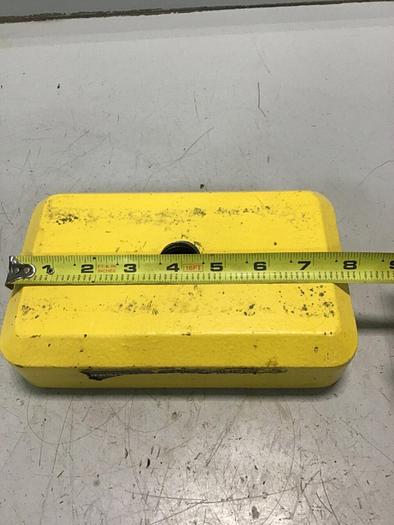 Used UNISORB Leveling Mount 8 x 5 7 5/8 X 5 M/M #122898