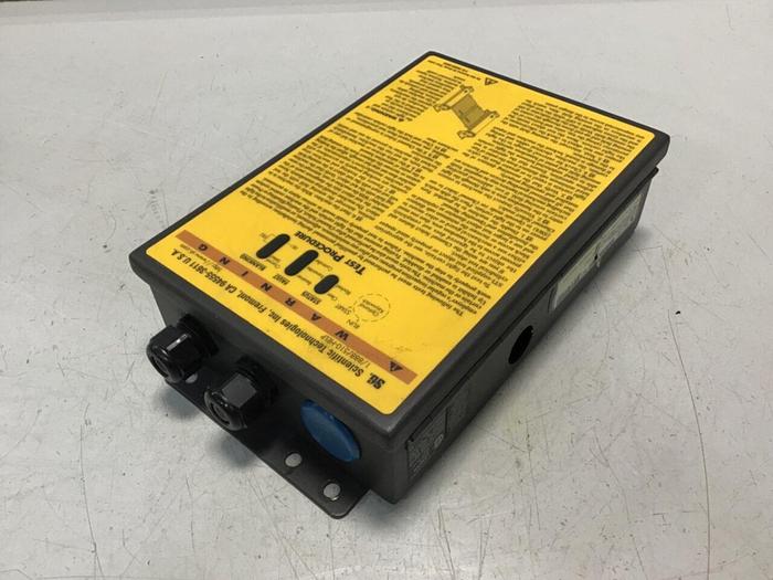 Used STI Light Curtain Control Box LCC-FB-AC1-U USED