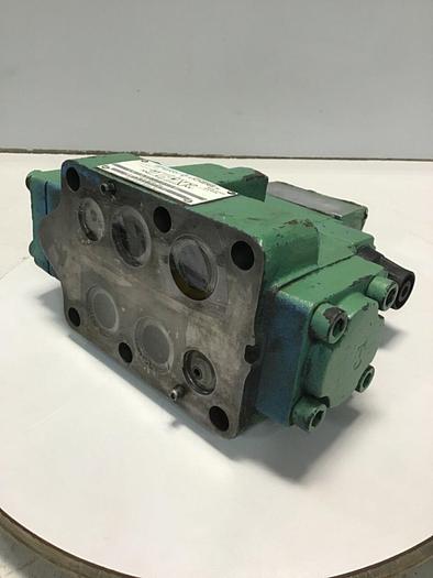 Used VICKERS Directional Control Valve DG4V-3-6C-M-W-B-40 USED