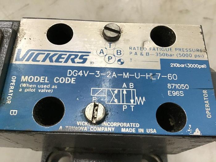 Used VICKERS Valve DG4V-3-2A-M-U-HL7-60 Used
