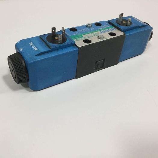Used VICKERS Valve DG4V3S82CVMUH560 Used