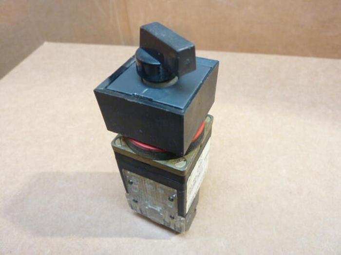 Used ALLEN BRADLEY Selector Switch 800MB-NX23 #38133
