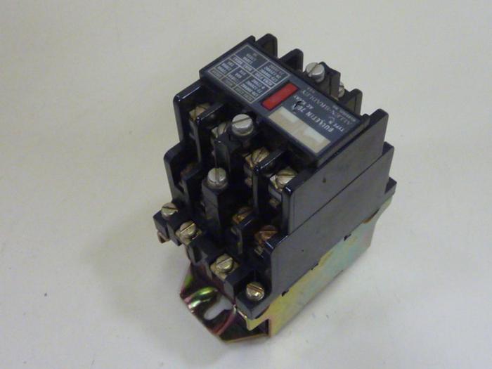 Used ALLEN BRADLEY AC Relay 700-N800A1 SER C #62743