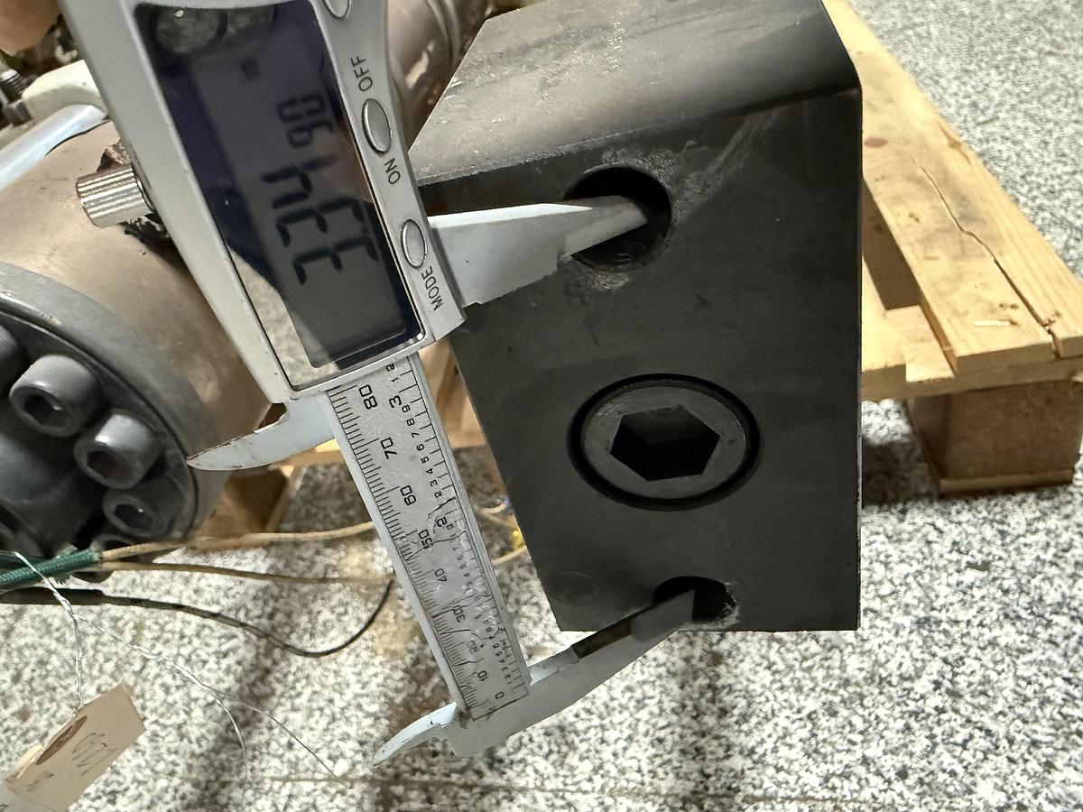 Used MILACRON 3.51 Oz Injection Unit VV55-3.51 / IU Used