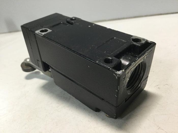 Used SQUARE D Limit Switch 9007AEQ2699 Used