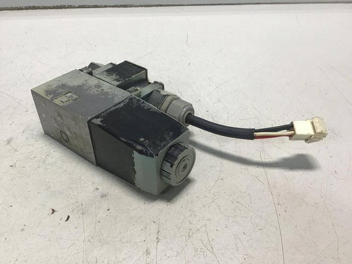 Used VICKERS Valve DG4VC32AMPS1H7P1050 #137441