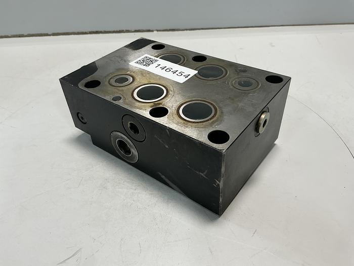 Used PARKER PRM6PA25KN33