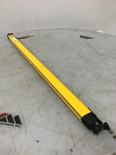 Used KEYENCE CORP Light Curtain GL-R26L-R Used