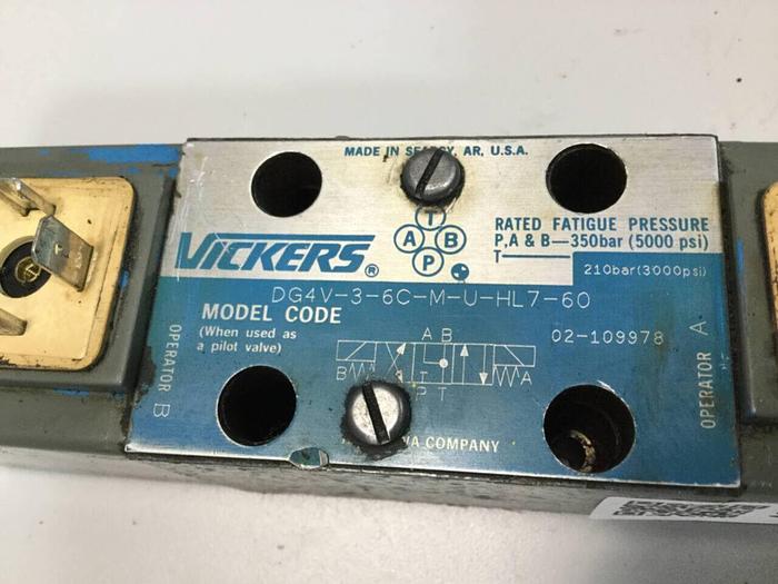 Used VICKERS Directional Valve DG4V-3-6C-M-U-HL7-60 Used