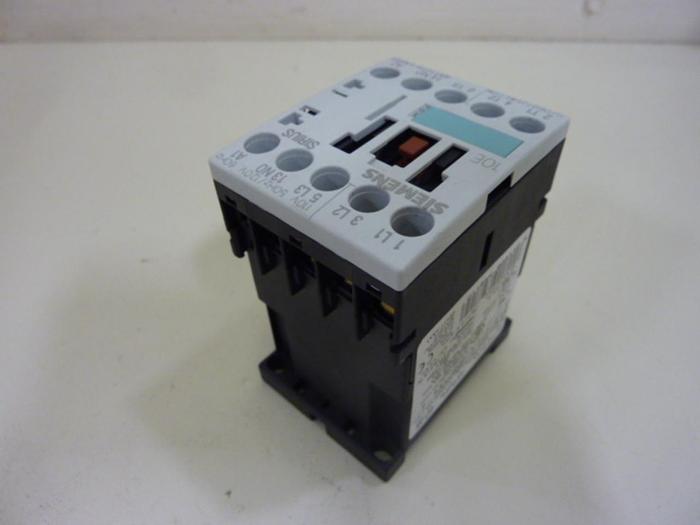 Used SIEMENS Contactor 3RT1015-1AK61 #50284