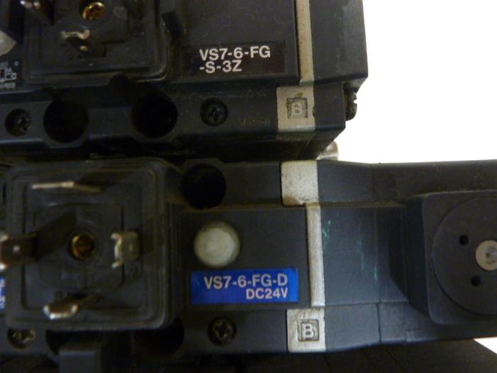 Used SMC Control Block w/ Valves VS7-6-FG-S-3Z #60105