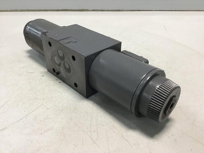 Used VICKERS Solenoid Valve DG4V-3S-6C-M-U-HL7-60-EN490 Used