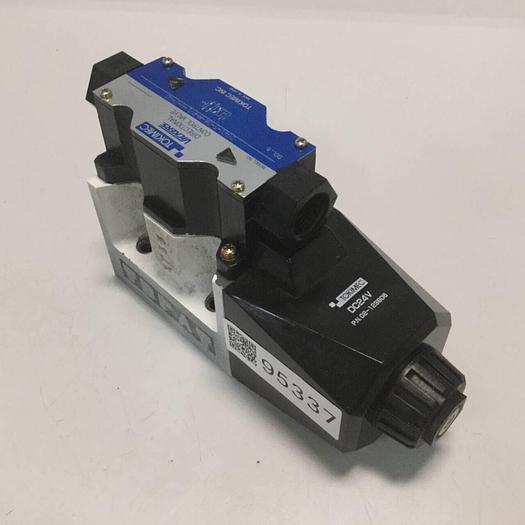 Used VICKERS Tokimec Directional Control Valve DG4V52AMP7LH740 #95337