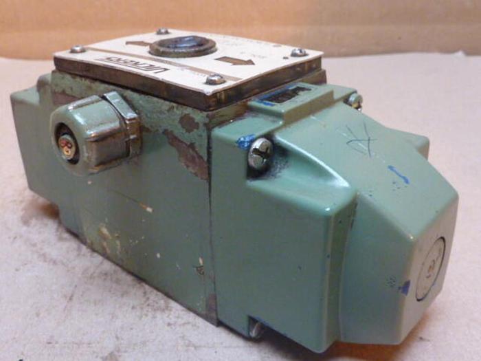 Used VICKERS Valve DG4S-5-6C-W-B-11 #35123