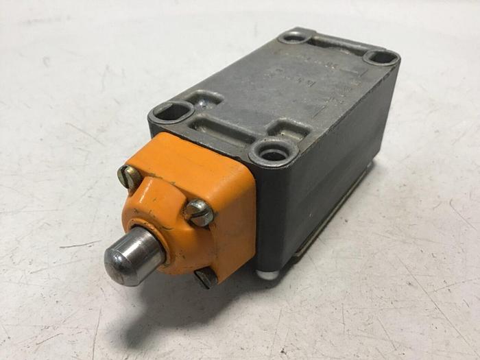 Used SIEMENS Limit Switch 3SE3 170-1C #121129