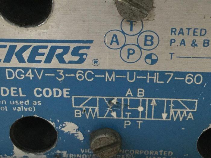 Used VICKERS Directional Valve DG4V-3-6C-M-U-HL7-60 Used
