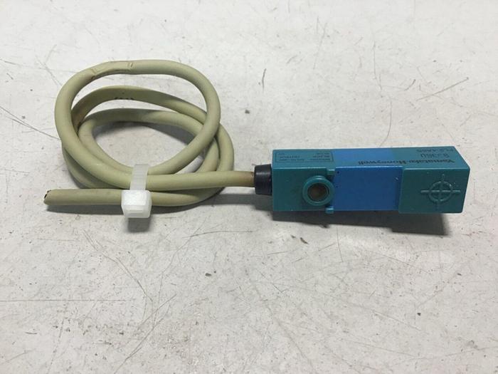 Used YAMATAKE Proximity Switch FL2-4A6S #128219