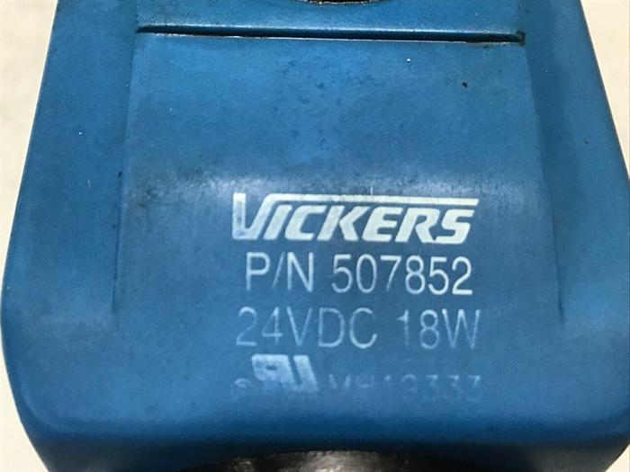 Used VICKERS Valve DG4V-3-6C-M-U-HL7-60-EN594 Used