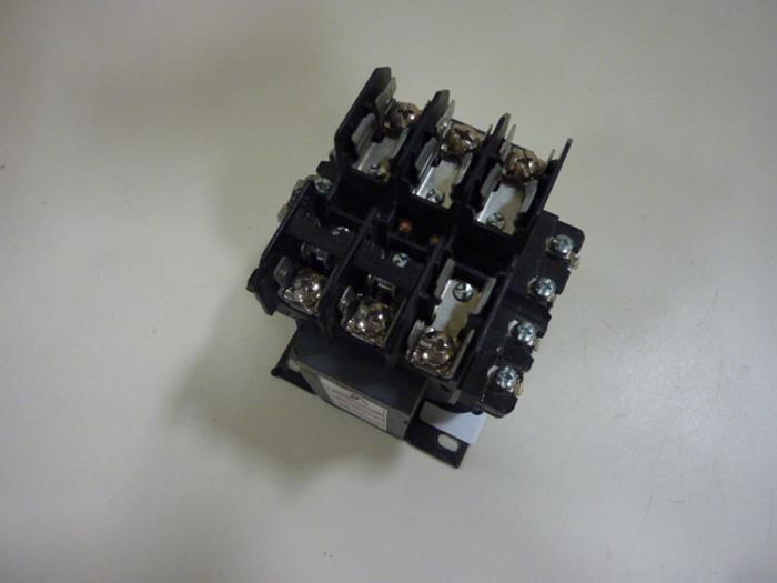 Used SQUARE D 0.15 kVA Transformer 9070-TF150D1 Used