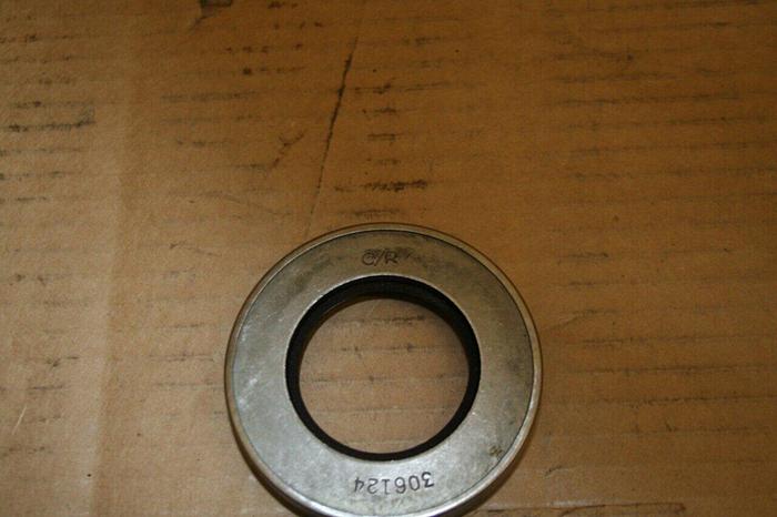 Used CR INDUSTRIES Oil Seal 306124 Used DNL SCRAPPED