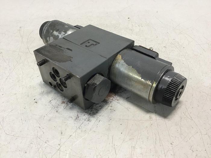 Used VICKERS Solenoid Valve DG4V3S6CMUHL760EN490 USED