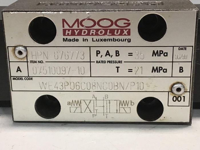 Used MOOG Valve WE43P06C08NC0BN/P10 #137813