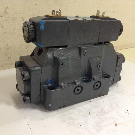 Used VICKERS Valve DG4V-3-6C-M-U-HL7-60 Used