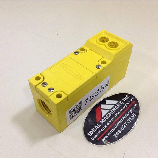 Used BANNER ENGINEERING Multi-Beam Scanner Block F1 #75254